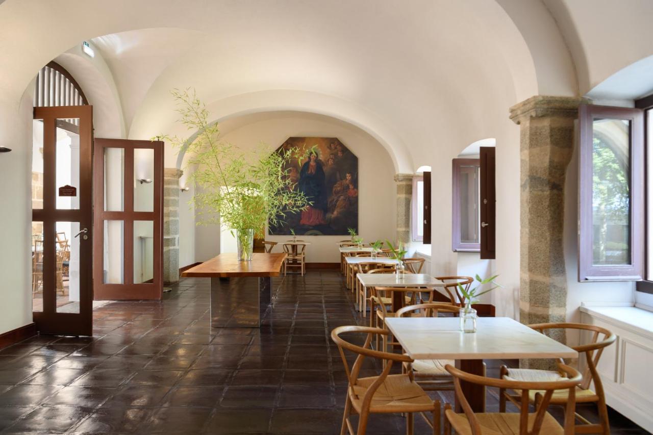 Convento Do Espinheiro, Historic Hotel & Spa Evora Ngoại thất bức ảnh The interior of the restaurant