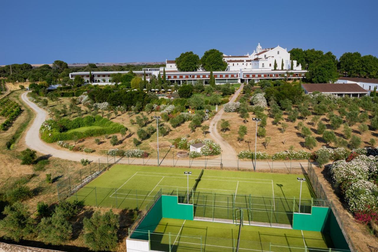 Convento Do Espinheiro, Historic Hotel & Spa Evora Ngoại thất bức ảnh Tennis courts at the hotel