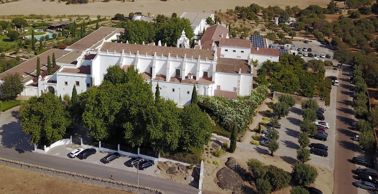 Convento Do Espinheiro, Historic Hotel & Spa Evora Ngoại thất bức ảnh Aerial view of the monastery