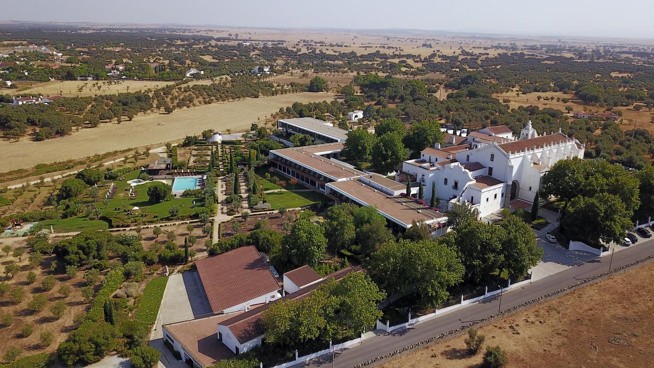 Convento Do Espinheiro, Historic Hotel & Spa Evora Ngoại thất bức ảnh Aerial view of the hotel
